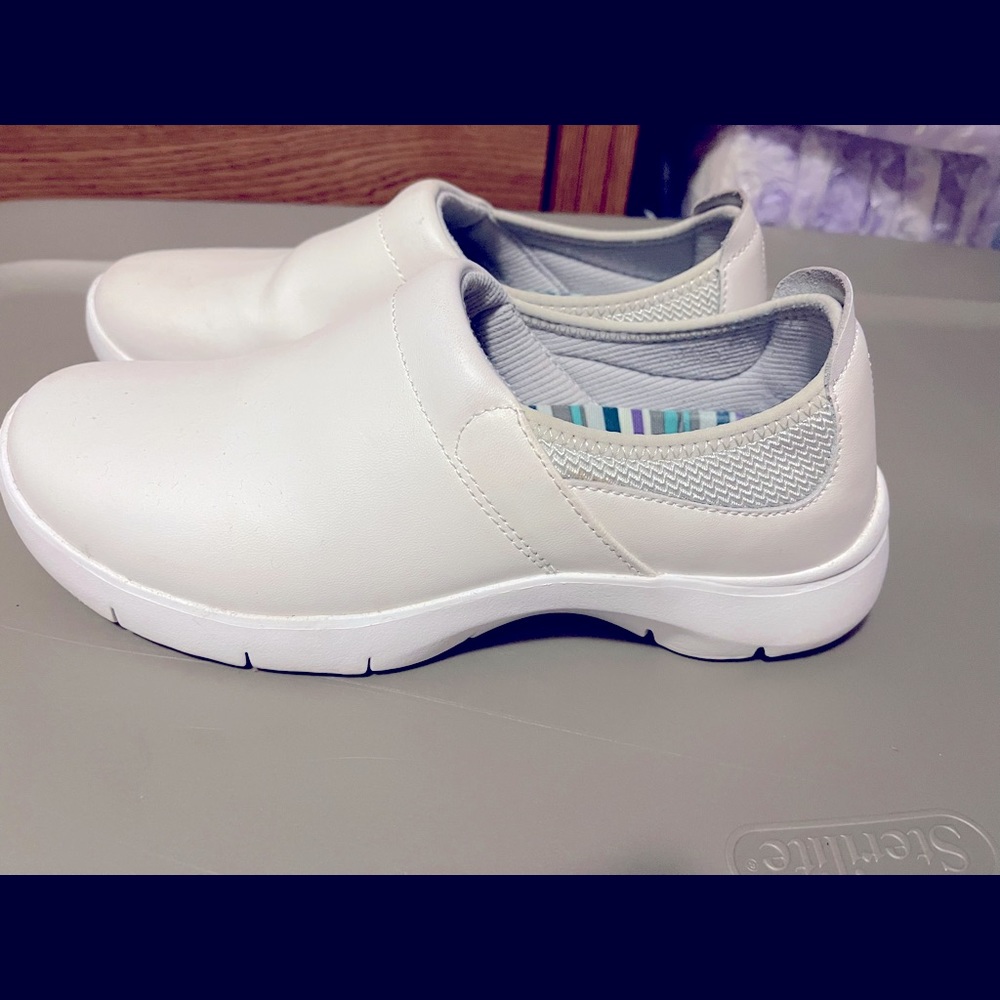 Dansko nursing shoes